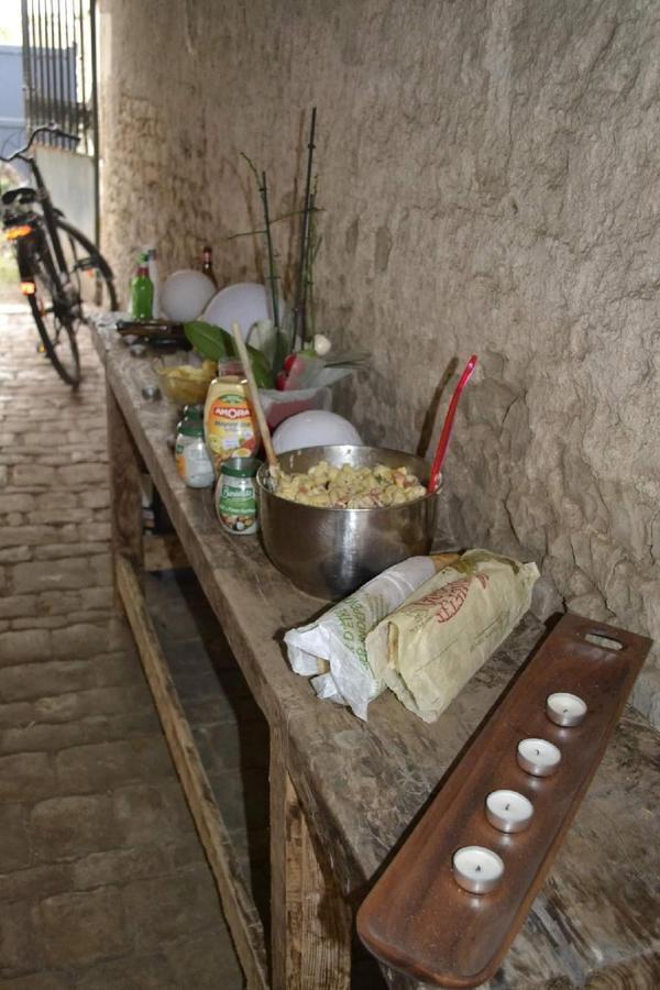 Belle Chambre D'Hote Pour 2 A 4 Personnes Leilighet Chef-Boutonne Eksteriør bilde